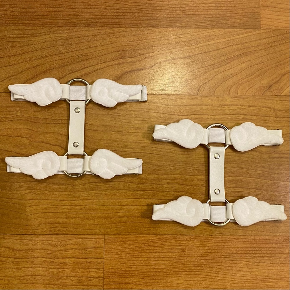 White Angel Wings O-Ring Faux Leather Leg Garter Set